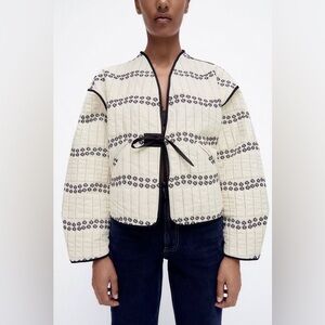 Zara Women's Cream and Black Quilted Jacket